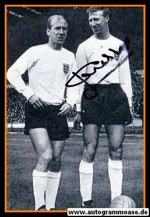 Autogramm Fussball | England | 1969 Foto | Jack CHARLTON (Spiel Wales mit Bobby)