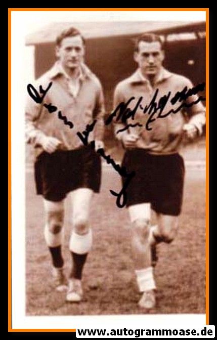 Autogramme Fussball | England | 1950er Foto | 2 AG (FINNEY + LOFTHOUSE) Training