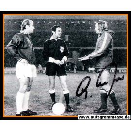 Autogramm Fussball | DFB | 1973 Foto | Günter NETZER (Bobby Charlton SW)