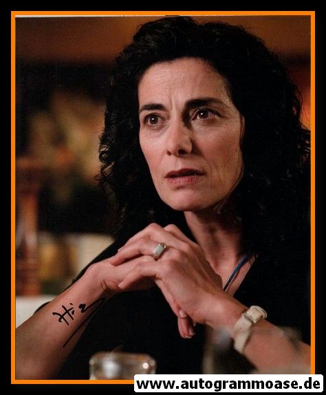 Autogramm Film (Israel) | Hiam ABBASS | 2000er Foto (Portrait Color)