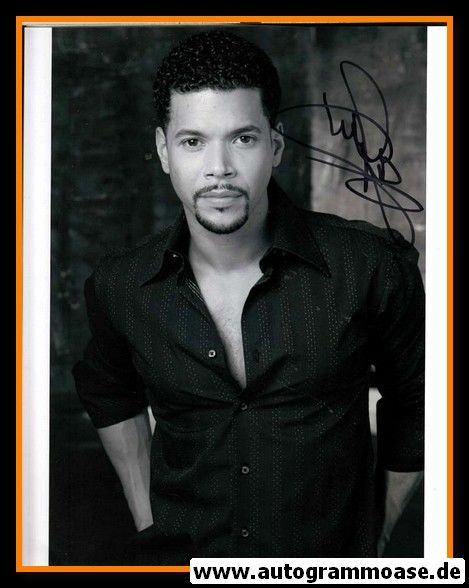 Autogramm Film (USA) | Wilson CRUZ | 2000er Foto (Portrait SW)