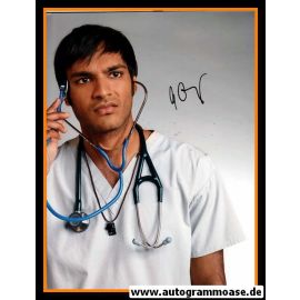 Autogramm Film (USA) | Arjun GUPTA | 2010er Foto "Nurse Jackie"