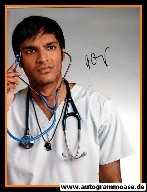 Autogramm Film (USA) | Arjun GUPTA | 2010er Foto "Nurse Jackie"