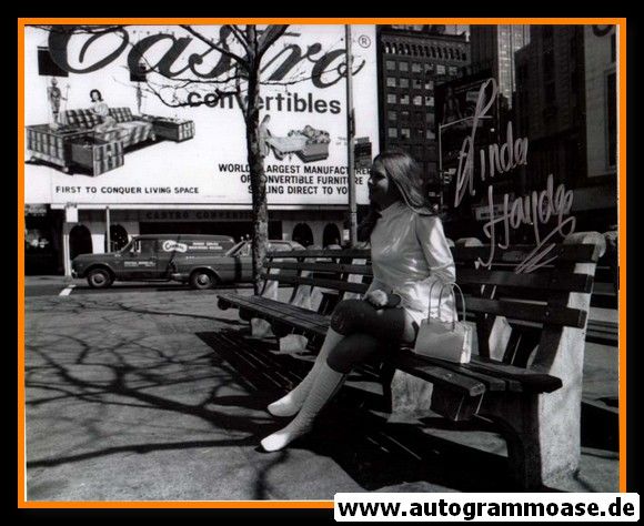 Autogramm Film (UK) | Linda HAYDEN | 1969 Foto (Portrait SW) Times Square