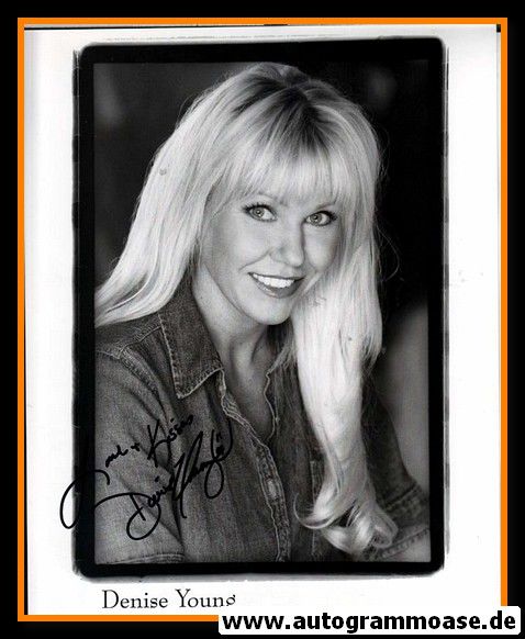 Autogramm Piano (USA) | Denise YOUNG | 2000er (Portrait SW XL)