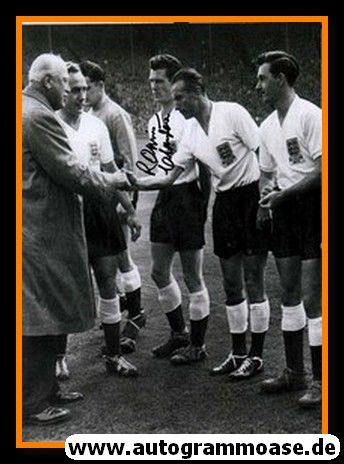 Autogramm Fussball | England | 1950er Foto | Ronnie CLAYTON (Gruppenbild)