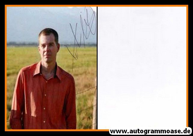 Autogramm Literatur | Kyle MILLS | 2010er Foto (Portrait Color)