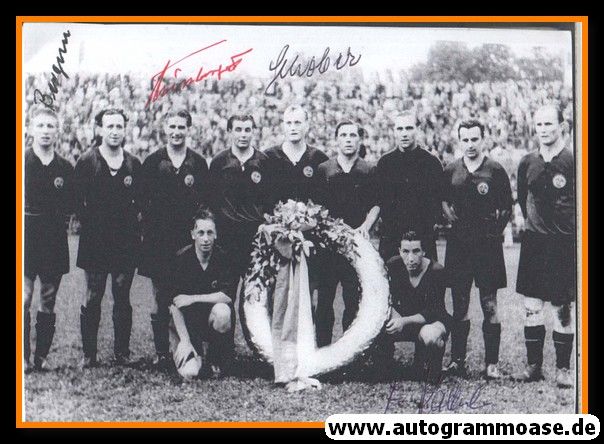 Mannschaftsbild Fussball | 1. FC Nürnberg | 1953 + 4 AG (Bergner, Kallenborn, Mirsberger, Schober) Pokalsieger Süd