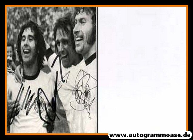 Autogramme Fussball | DFB | 1970er | 3 AG (Breitner, Müller, Overath) Jubelszene