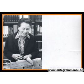 Autogramm Literatur | Karla HÖCKER | 1970er (Portrait SW)