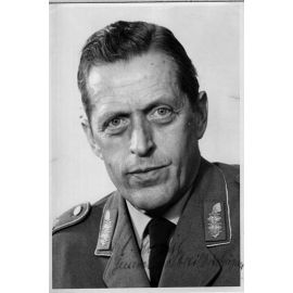 Autogramm Militär | ??? L. Hübig | 1970er (Portrait SW) 2021-00007