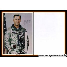 Autogramm Raumfahrt (NASA) | John W. YOUNG | 1960er Druck (Portrait Color XL)