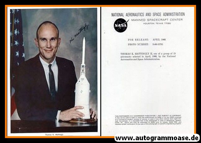 Autogramm Raumfahrt (NASA) | Thomas K. MATTINGLY | 1966 Druck (Portrait Color XL)