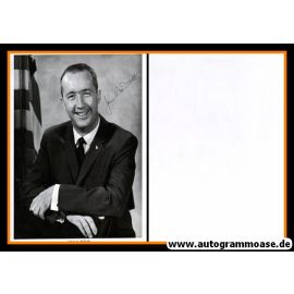 Autogramm Raumfahrt (NASA) | James A. McDIVITT | 1960er (Portrait SW XL)
