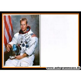 Autogramm Raumfahrt (NASA) | Robert F. OVERMYER | 1970er (Portrait Color XL)