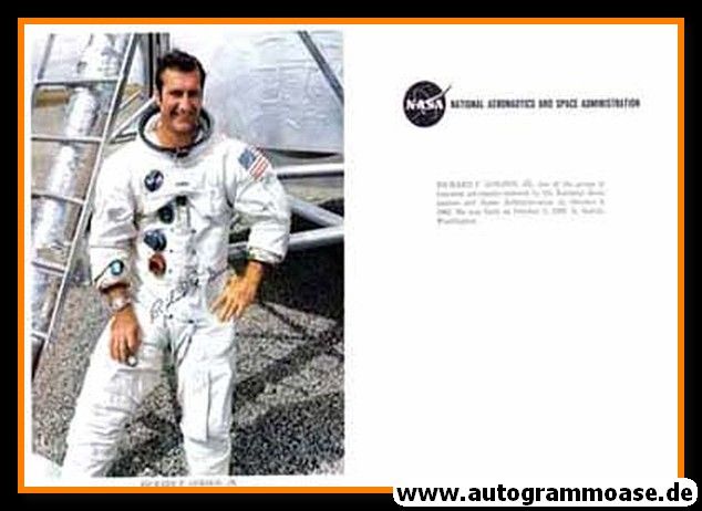 Autogramm Raumfahrt (NASA) | Richard F. GORDON | 1963 Druck (Portrait Color XL)