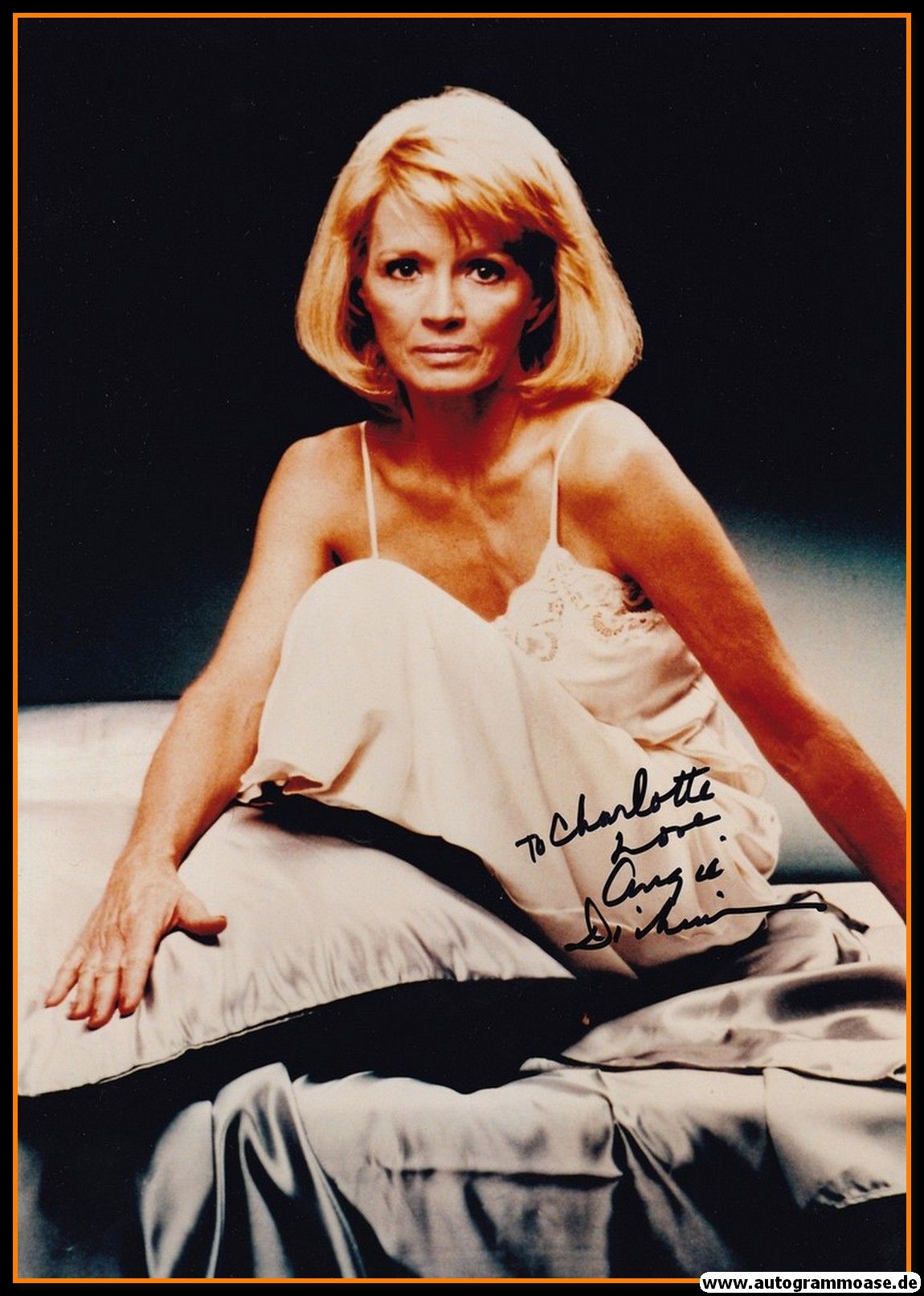 Autogramm Film (USA) | Angie DICKINSON | 1980er Foto (Portrait Color XL)