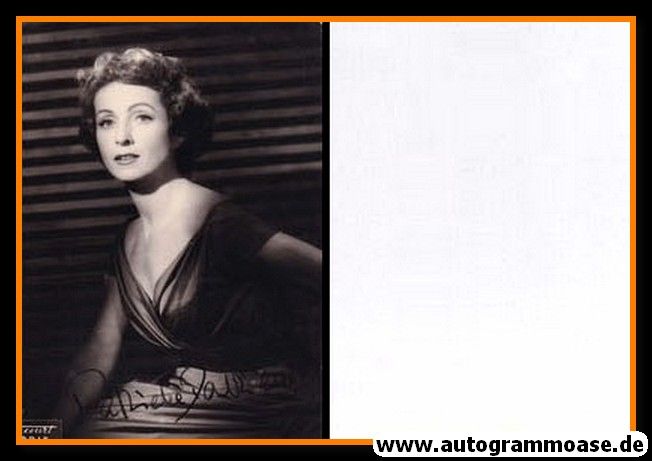 Autogramm Film (Frankreich) | Danielle DARRIEUX | 1940er Foto (Portrait SW) Harcourt 2