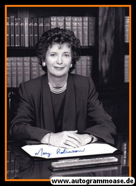 Autogramm Politik | Irland | Mary ROBINSON | Präsident 1990-1997 | 1990er Foto (Portrait SW) 2