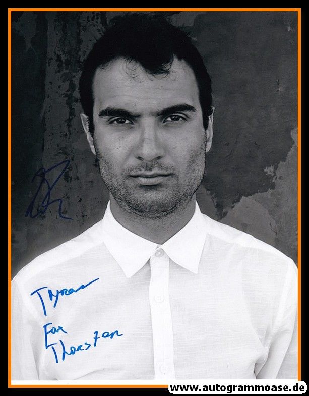 Autogramm Instrumental (Klavier) | Tigran HAMASYAN | 2017 Foto (Portrait SW XL)