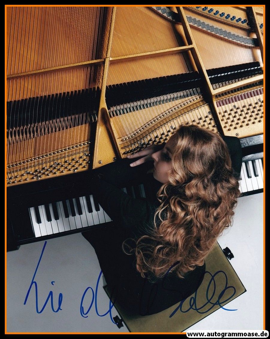 Autogramm Instrumental (Klavier) | Lise DE LA SALLE | 2000er Foto (Portrait Color XL)