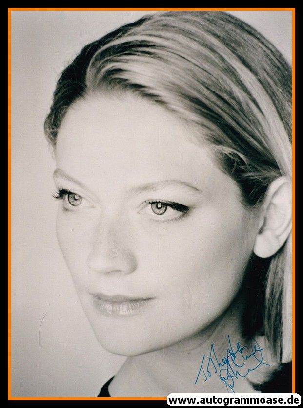 Autogramm Film (UK) | Sophie WARD | 1990er Foto (Portrait SW XL)