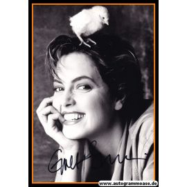 Autogramm Film (Italien) | Greta SCACCHI | 2000er Foto (Portrait SW mit Küken)
