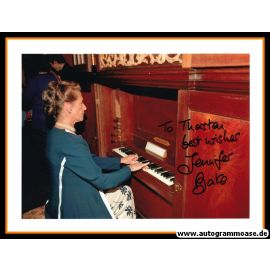 Autogramm Instrumental (Klavier) | Jennifer BATE | 2000er Foto (Portrait Color)
