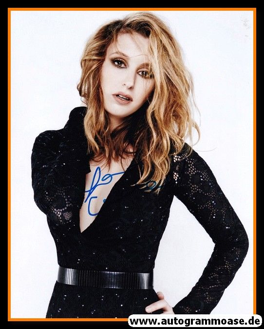 Autogramm Film (UK) | Laura CARMICHAEL | 2010er Foto (Portrait Color XL)