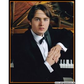 Autogramm Piano (Russland) | Daniil TRIFONOW | 2010er Foto (Portrait Color XL)