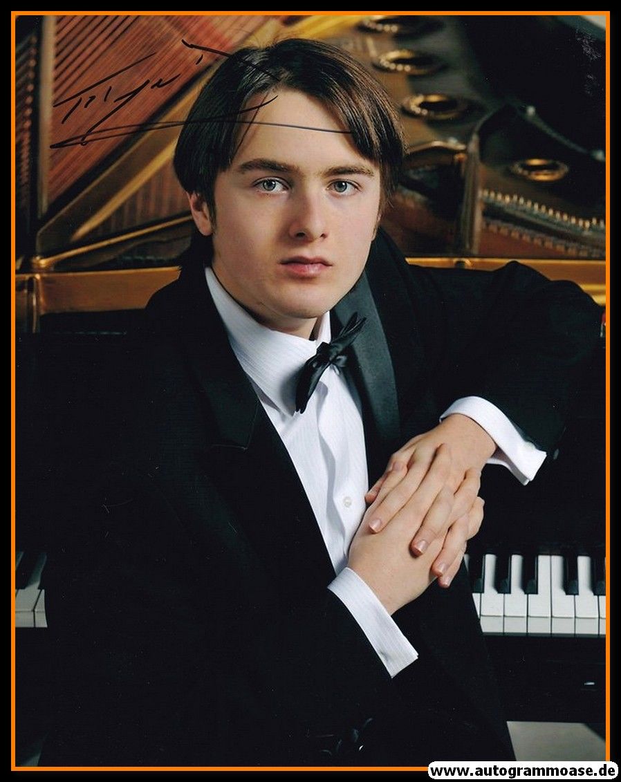 Autogramm Piano (Russland) | Daniil TRIFONOW | 2010er Foto (Portrait Color XL)