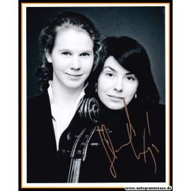 Autogramm Instrumental (Cello) | Harriet KRIJGH | 2010er Foto (Portrait SW XL) Magda Amara
