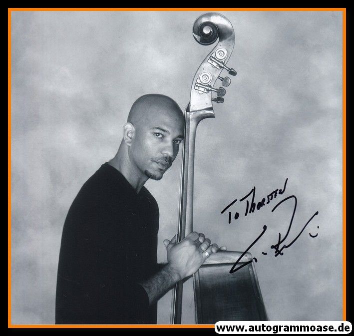 Autogramm Bass (USA) | Eric REVIS | 2000er Foto (Portrait SW XL)