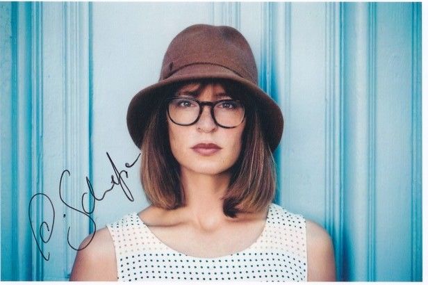 Autogramm Schauspieler | Anneke SCHWABE | 2010er Foto (Portrait Color) 1