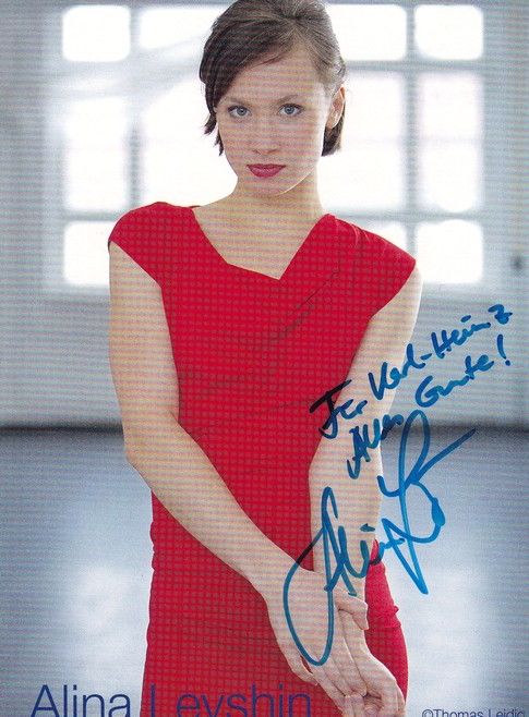Autogramm Schauspieler | Alina LEVSHIN | 2010er (Portrait Color) Leidig