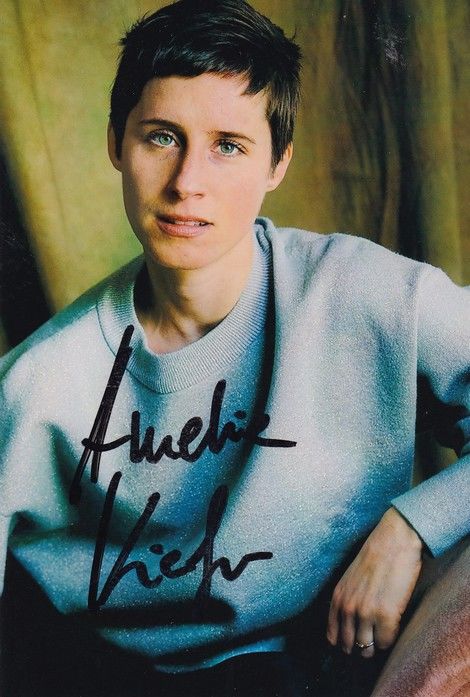 Autogramm Schauspieler | Amelie KIEFER | 2010er Foto (Portrait Color)