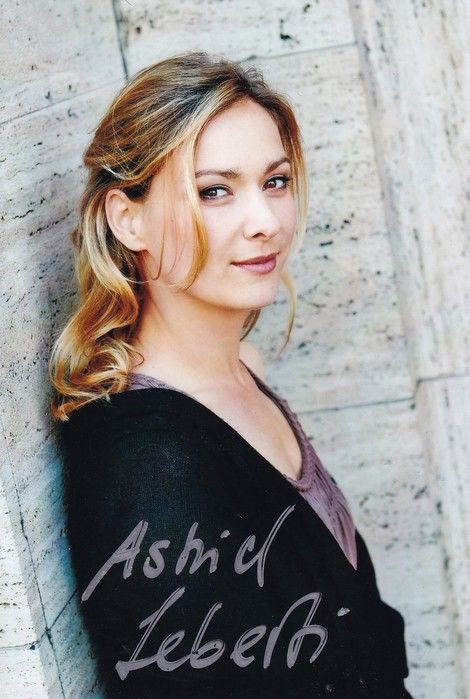 Autogramm Schauspieler | Astrid LEBERTI | 2010er Foto (Portrait Color)