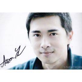 Autogramm Schauspieler | Aaron LE | 2010er Foto (Portrait Color) York
