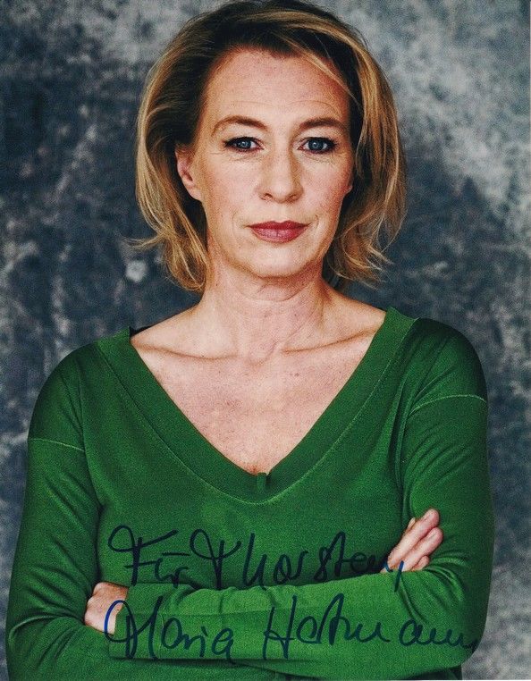 Autogramm Schauspieler | Maria HARTMANN | 2010er Foto (Portrait Color XL)