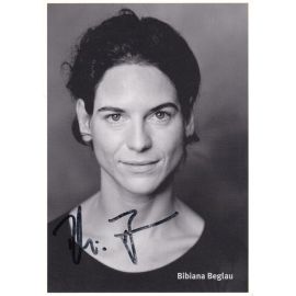 Autogramm Schauspieler | Bibiana BEGLAU | 2010er (Portrait SW) Charade