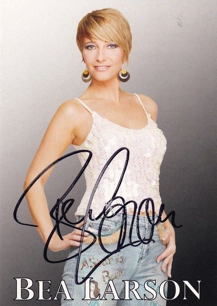 Autogramm Schlager | Bea LARSON | 2009 "Tausendmal" (Portrait Color) WPL