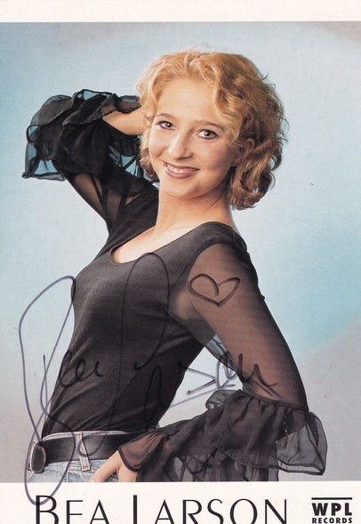 Autogramm Schlager | Bea LARSON | 2009 "La Noche Amour" (Portrait Color) WPL