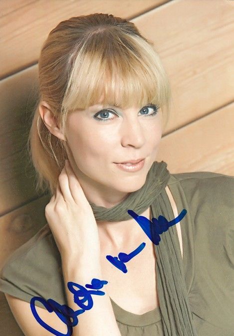 Autogramm Schauspieler | Claudia VAN VEEN | 2000er Foto (Portrait Color)