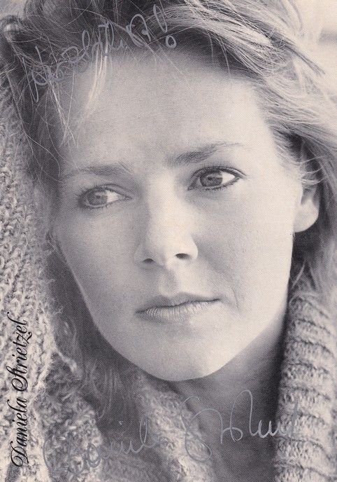 Autogramm Schauspieler | Daniela STRIETZEL | 1990er (Portrait SW) Guldener