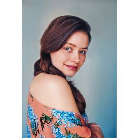 Autogramm Schauspieler | Nastassja REVVO | 2010er Foto (Portrait Color XL)