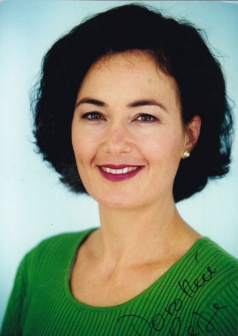 Autogramm Schauspieler | Dorothee REIZE | 2000er Foto (Portrait Color) 2