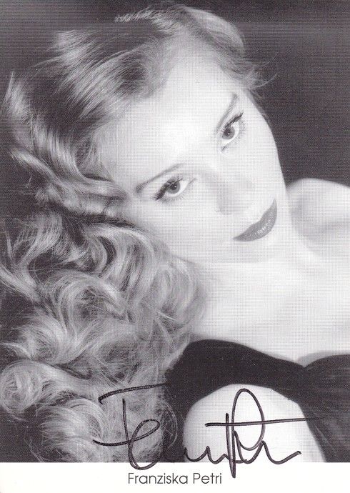 Autogramm Schauspieler | Franziska PETRI | 2000er (Portrait SW)