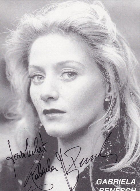 Autogramm Schauspieler | Gabriela BENESCH | 1990er (Portrait SW)
