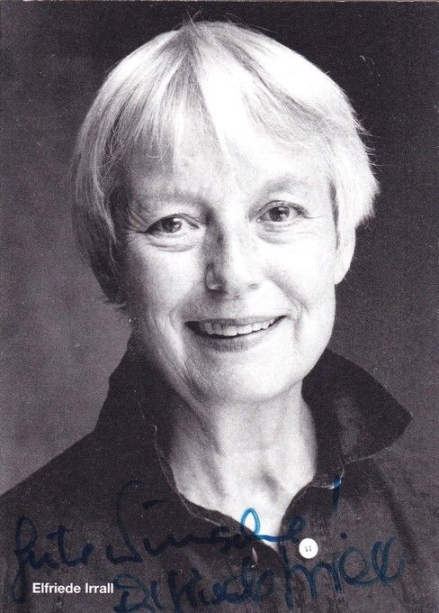 Autogramm Schauspieler | Elfriede IRRALL | 2010er (Portrait SW) Brandenstein