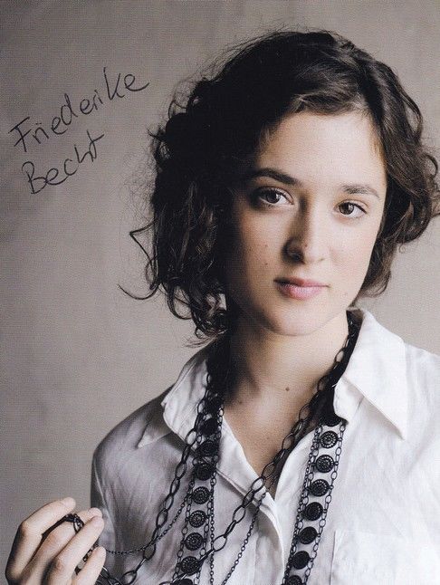 Autogramm Schauspieler | Friederike BECHT | 2010er (Portrait Color) Lux